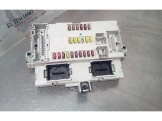 Блок предохранителей 50521889   Alfa Romeo Giulia