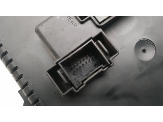 Блок предохранителей 8676391, 12217799   Volvo XC90    