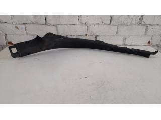 Боковая отделка у заднего сиденья (низ)