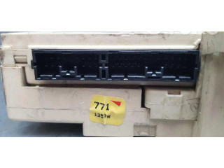 Блок предохранителей 4606292 Chrysler Stratus