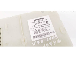 Блок предохранителей  30765624, 7G9T-14C256-FA   Volvo V70    