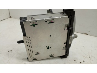 Радио/ проигрыватель CD/DVD / навигация