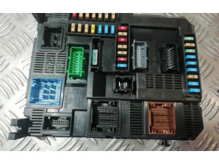 Zpětné zrcátko Peugeot 208 2019 9819850080