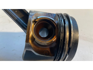 Píst 7798368 BMW 5 E60 E61 pro naftový motor 2.5