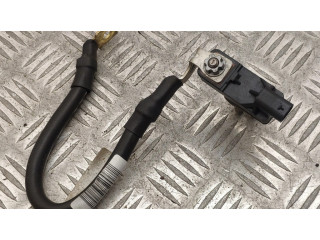 Минусовый провод (аккумулятора)