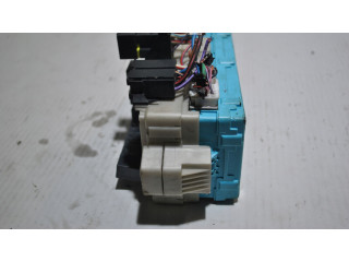 Блок предохранителей MR587655 Mitsubishi Grandis