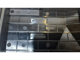 Блок предохранителей  8J0937124, 1K0937132   Audi TT TTS Mk2    