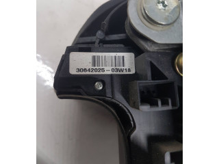 Подушка безопасности водителя 30642025, 03W18 Volvo V70