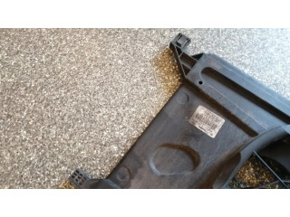 Вентилятор радиатора     3M5H8C607UH    Ford Focus 1.6