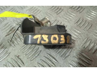 Zámek zadních dveří    KIA Carnival 2004