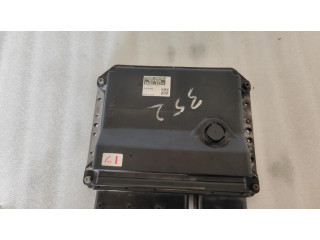 Блок управления двигателя 8966153741   Lexus IS 220D-250-350