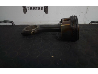 Píst Mercedes-Benz C W203