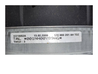 Подушка безопасности водителя 1Z0880201AH Skoda Octavia Mk2 (1Z)