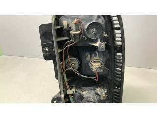 Задний фонарь левый сзади Mitsubishi Pajero 1991-1999 года