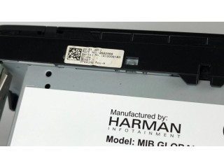 Радио/ проигрыватель CD/DVD / навигация