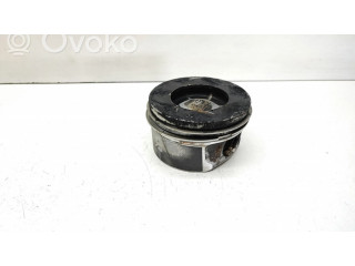 Píst BMW 5 F10 F11 pro naftový motor 2.0 N47D20C