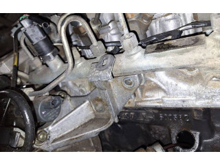 Топливная рампа 0445214015, 7700111013 Renault Scenic I