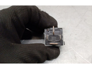 Pojistková skříňka A0025422619, V23134J52X361 Mercedes-Benz ML W163 2003