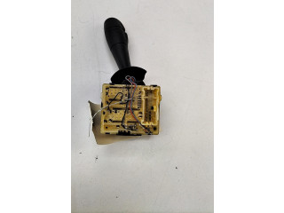 Ручка стеклоочистителей 8201168016   Renault Clio IV