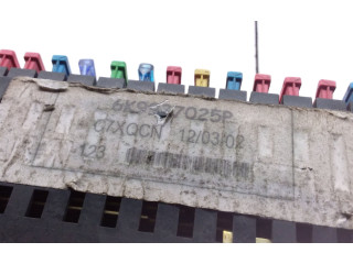 Блок предохранителей 6K9937025P, 357937039 Volkswagen Caddy