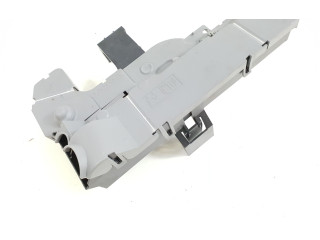 Блок предохранителей 31473767, 32200086 Volvo S60