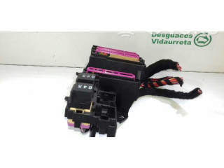 Блок предохранителей Audi Q5 SQ5