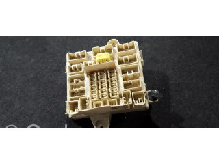 Блок предохранителей Lexus IS 200-300