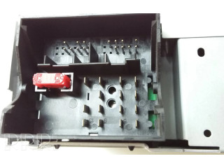 Радио/ проигрыватель CD/DVD / навигация