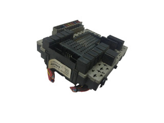 Блок предохранителей 8645411, 8645410   Volvo S80