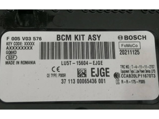 Блок предохранителей LU5T15604EJGE, F005V03576   Ford Focus    