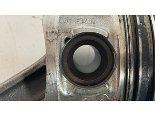 Píst 7803033, 7807345 BMW 3 E92 E93 pro naftový motor 2.0