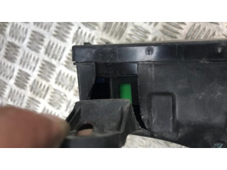 Pojistková skříňka 284B73NE3A Toyota Yaris 2016