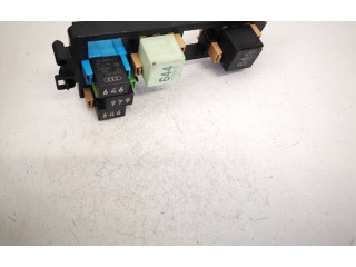 Блок предохранителей 1k1937503a, 1K1937503A Skoda Superb B6 (3T)