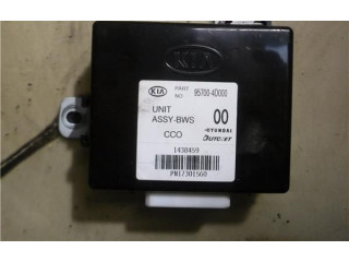 Řídící jednotka 957004D000   KIA Carnival 2009