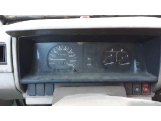 Панель приборов    Nissan Vanette       