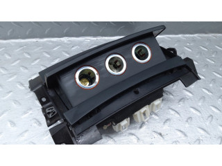 Передняя пепельница