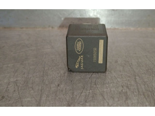 Блок предохранителей DH2214B192CA, VF4A11F21Z33TE Jaguar XE