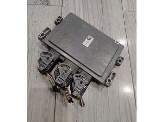 Блок управления двигателем Блок управления S120200113A Renault Twingo II