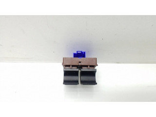 Выключатель открытия задней двери