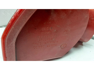 Задний фонарь в кузове