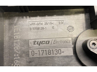 Блок предохранителей 1K0937125A, 0801487957E Volkswagen Caddy