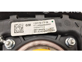 Подушка безопасности водителя 13299779 Vauxhall Astra J