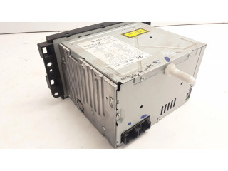 Радио/ проигрыватель CD/DVD / навигация