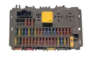 Блок предохранителей YQE000050, 518174701 Rover 75