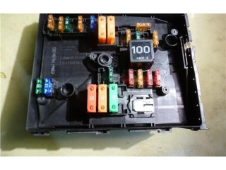   Pojistková skříňka 1K0937125A   Volkswagen Caddy 2006