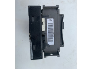 Pojistková skříňka 8200275726, 33233781 Renault Vel Satis 2002