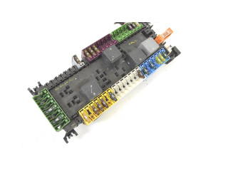 Pojistková skříňka A1669061202 Mercedes-Benz GLA W156 2017