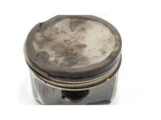  Поршень с шатуном  120106320R  Dacia Sandero для бензинового двигателя 0.9