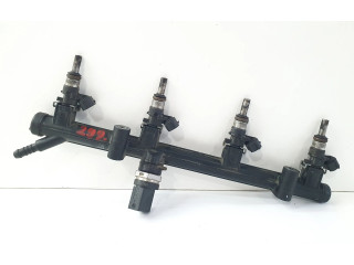 Vstřikovací lišta 06K133681C, 06L906031A Volkswagen Tiguan