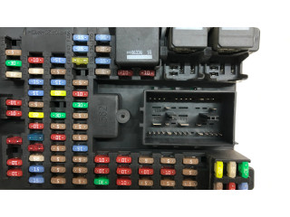 Pojistková skříňka YQE500420 Land Rover Discovery 3 - LR3 2007